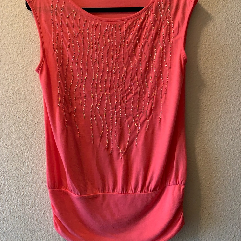 EUC- Jennifer Lopez coral color top.